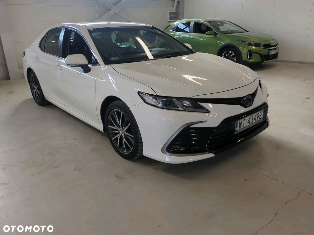 Toyota Camry 2.5 Hybrid Prestige CVT - 2