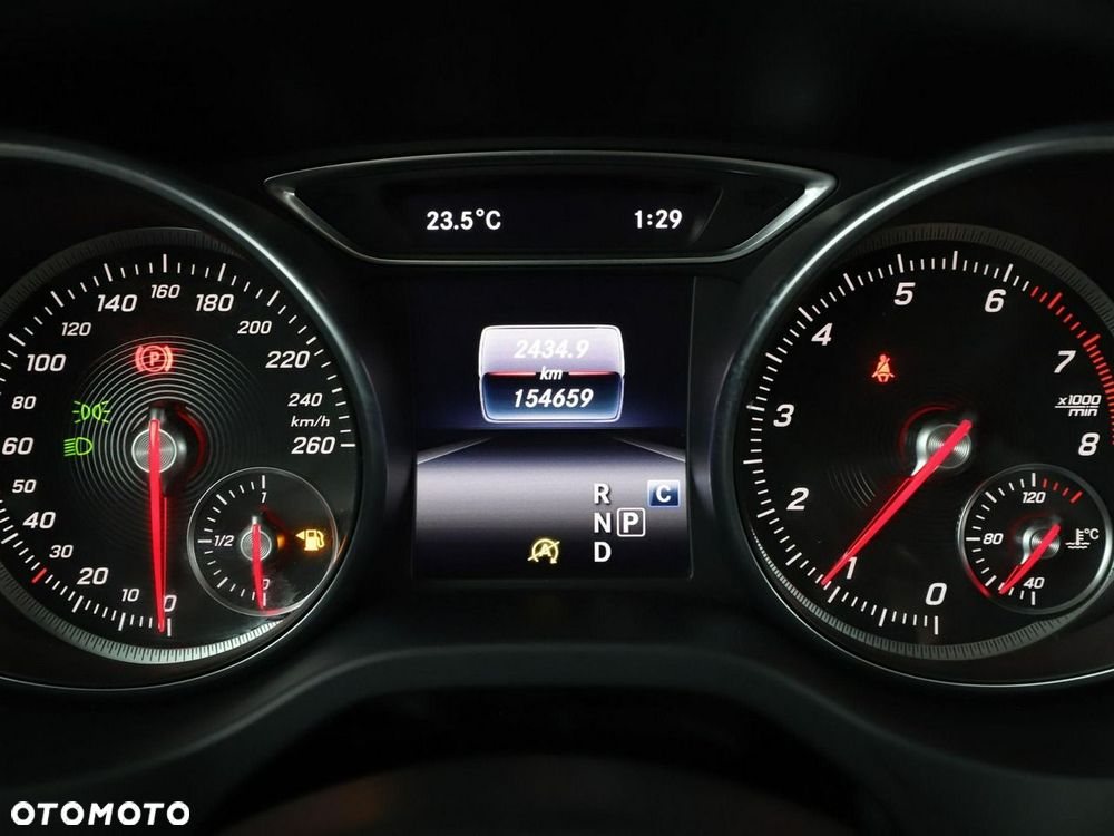 Mercedes-Benz CLA 180 7G-DCT AMG Line - 23