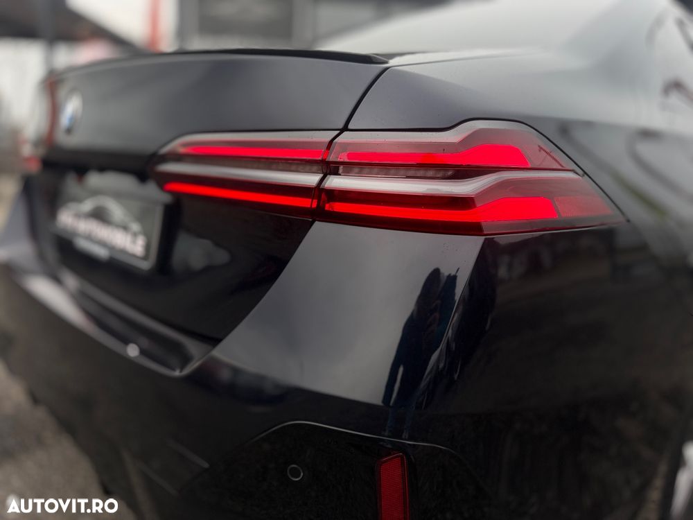 BMW Seria 5 520d xDrive AT MHEV - 29