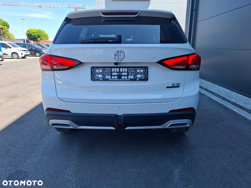 MG ZS Hybrid+ - 8