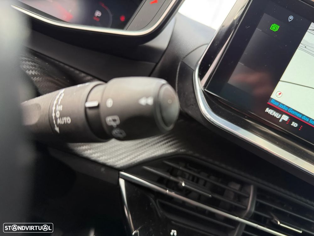 Peugeot 2008 1.2 PureTech Allure EAT8 - 8