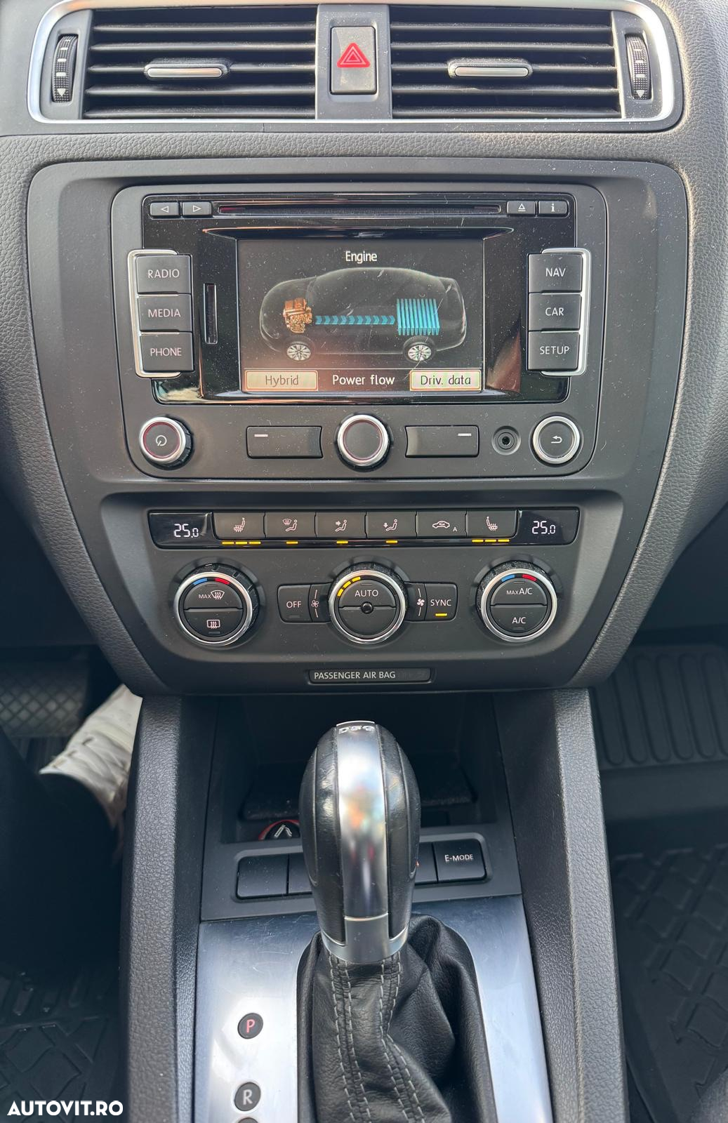 Volkswagen Jetta 1.4 Hybrid DSG Comfortline - 11