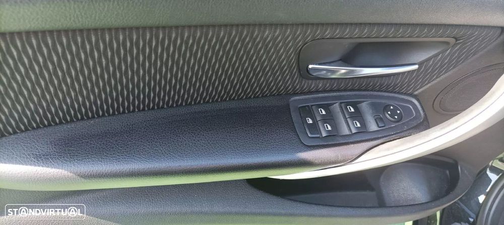 BMW 318 d Auto Line Sport - 12