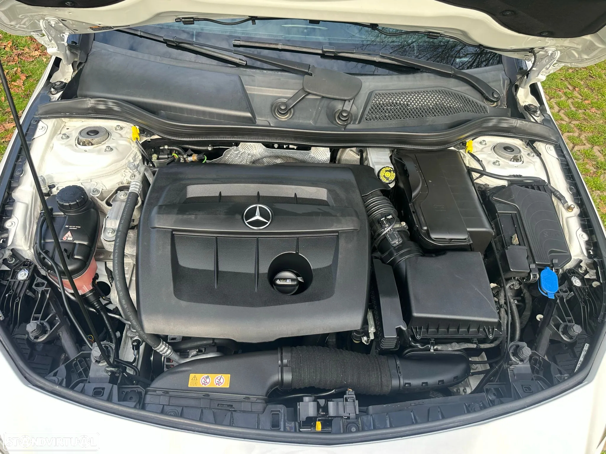 Mercedes-Benz CLA 180 d Shooting Brake AMG Line - 30