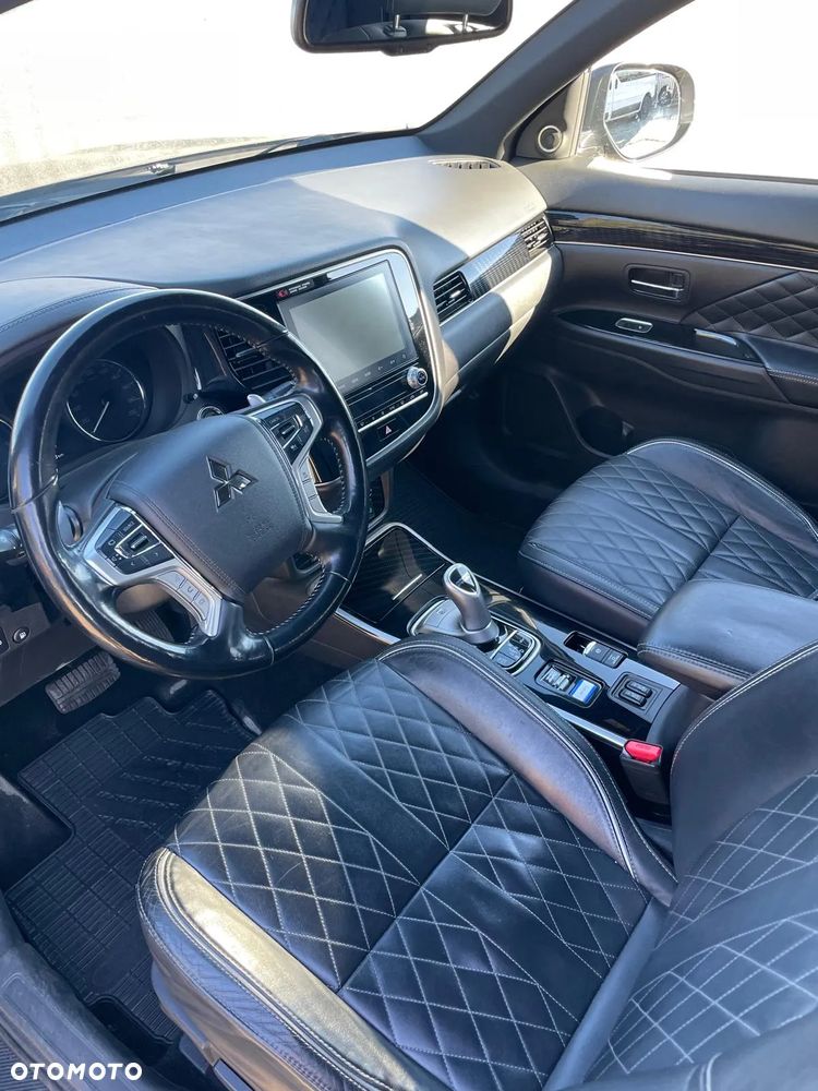 Mitsubishi Outlander PHEV Intense + - 15