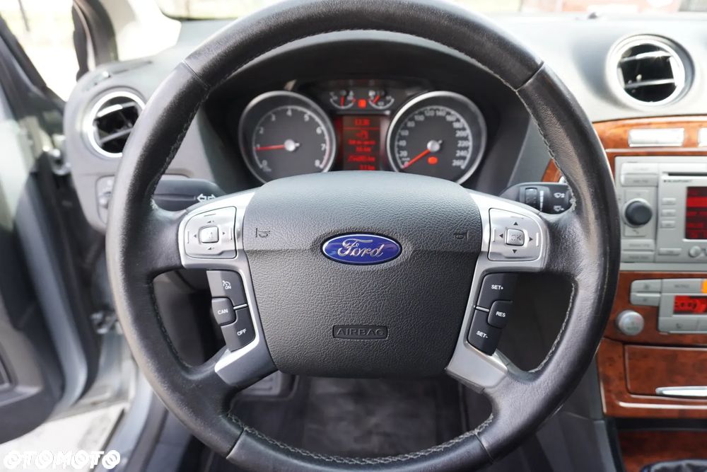 Ford Mondeo 2.0 Ghia X100 / X - 19