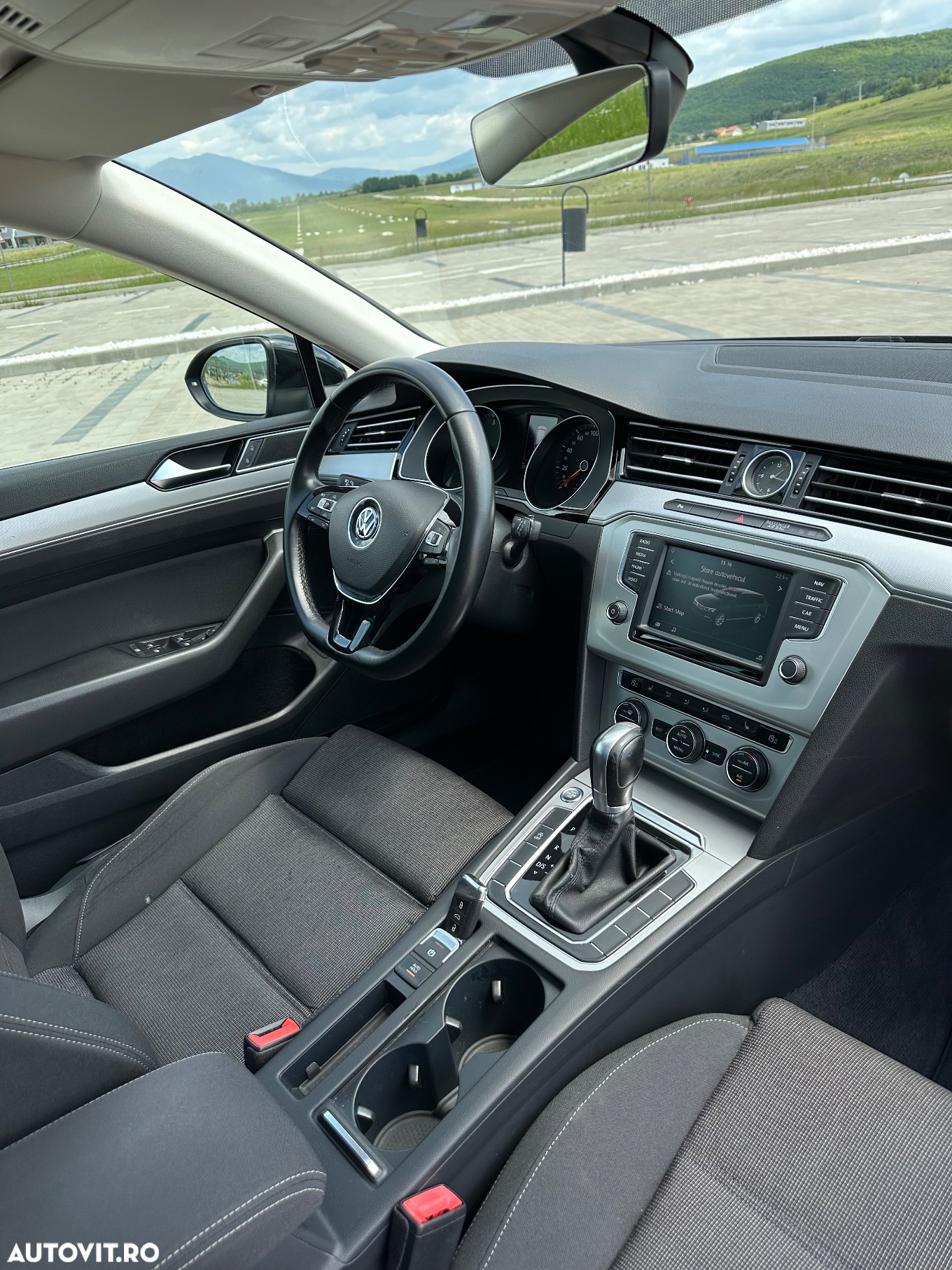 Volkswagen Passat Variant 1.6 TDI SCR DSG Comfortline - 9