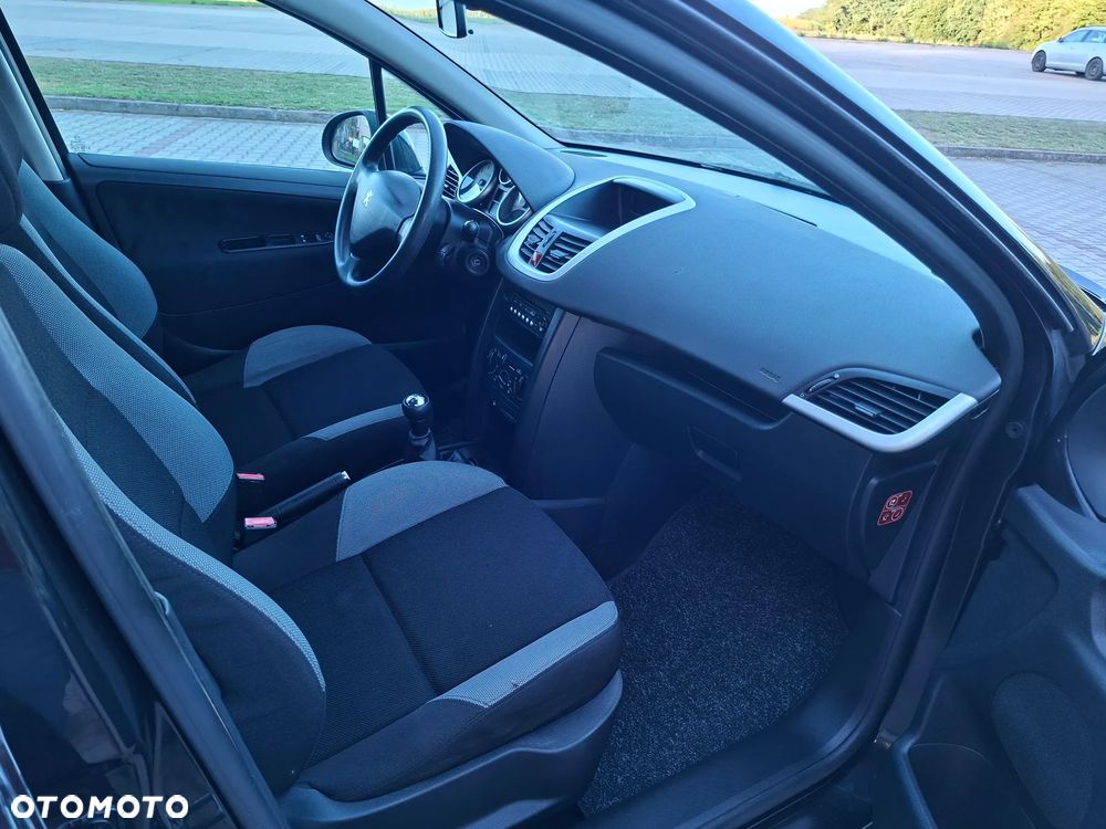 Peugeot 207 75 Filou - 21