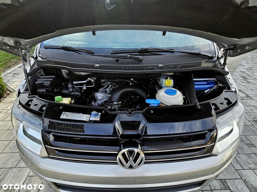 Volkswagen Caravelle - 36