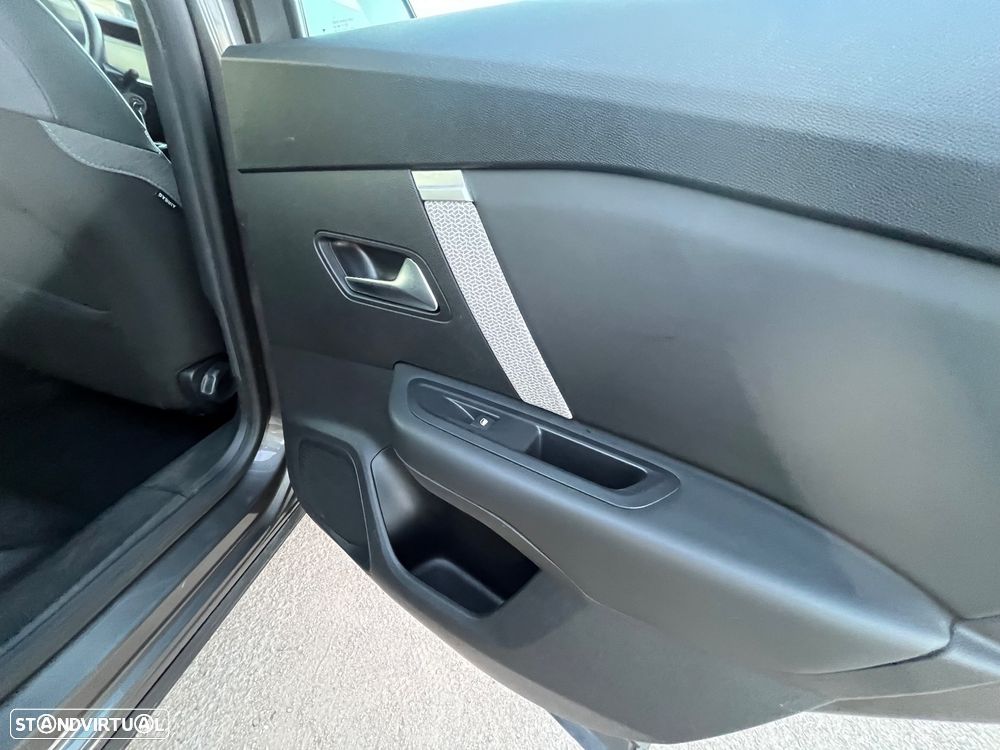 Citroën C4 PureTech 130 Stop&Start FEEL PACK - 15