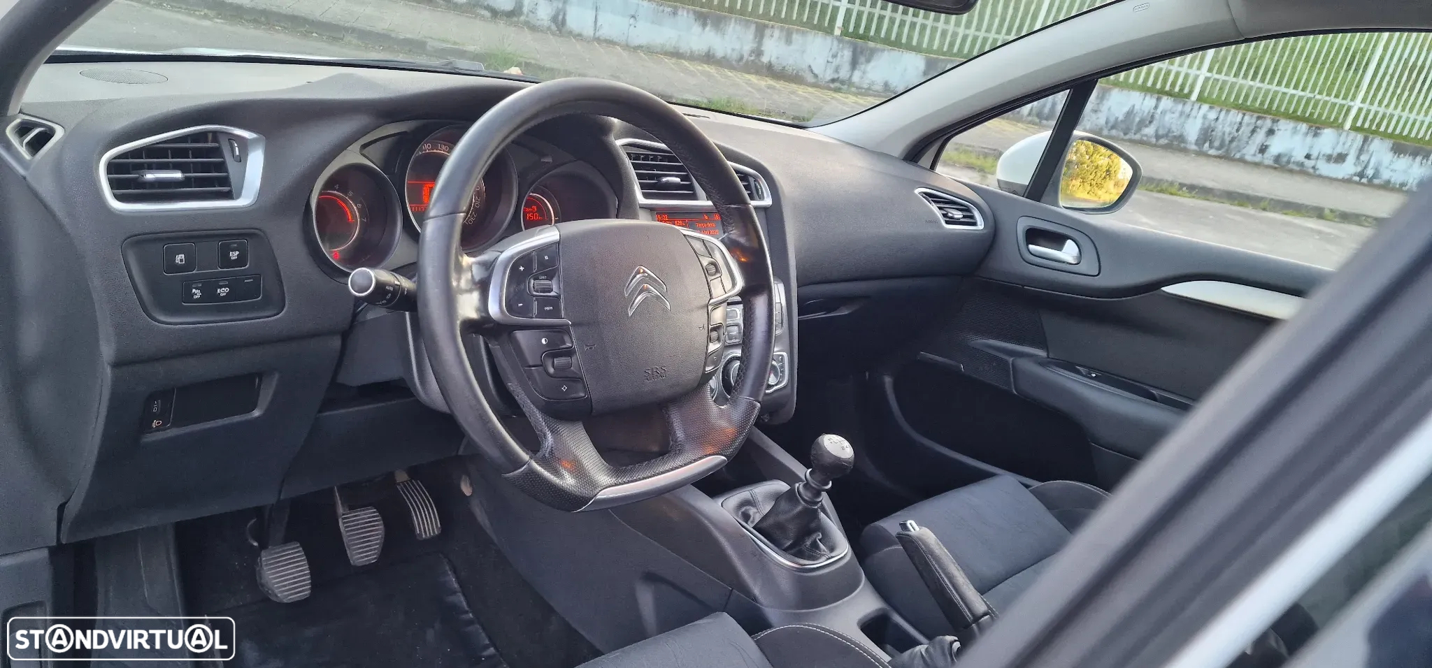 Citroën C4 1.6 HDi Exclusive - 16