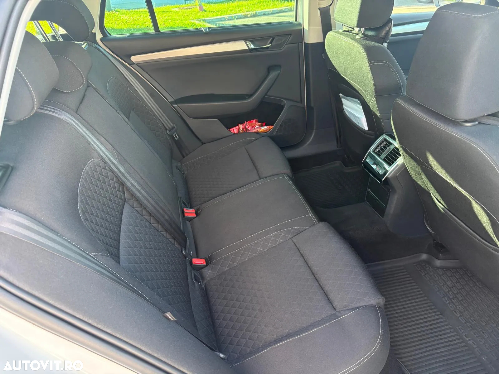 Skoda Superb 2.0 TDI DSG 4X4 Style - 8