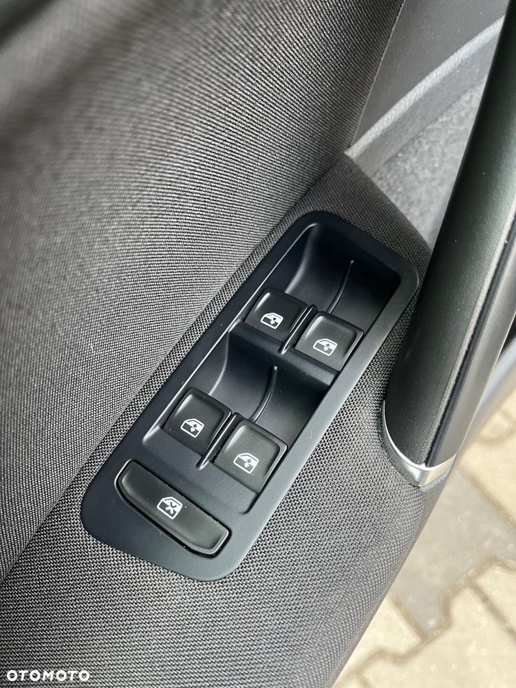 Volkswagen Golf 1.4 TSI BMT Highline - 34