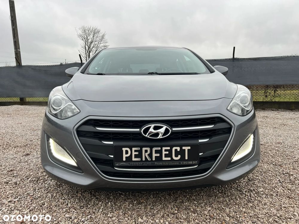 Hyundai i30 blue 1.6 GDI Trend - 2