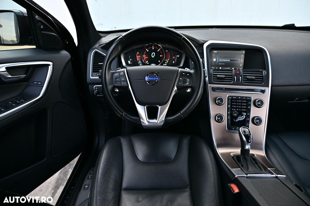 Volvo XC 60 D5 AWD Geartronic Summum - 12