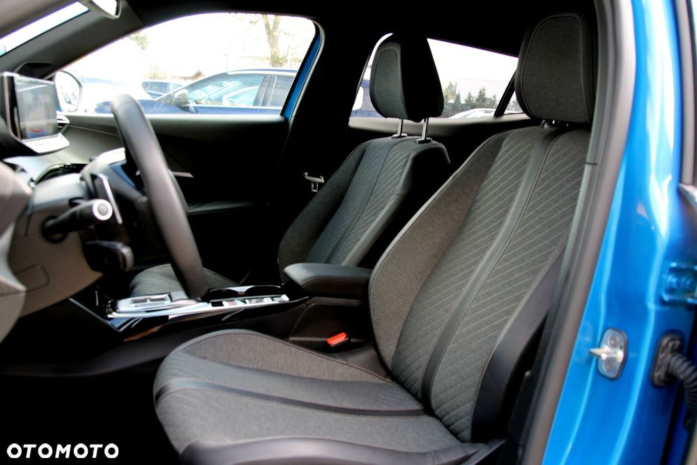 Peugeot 2008 1.2 PureTech Allure S&S EAT8 - 29