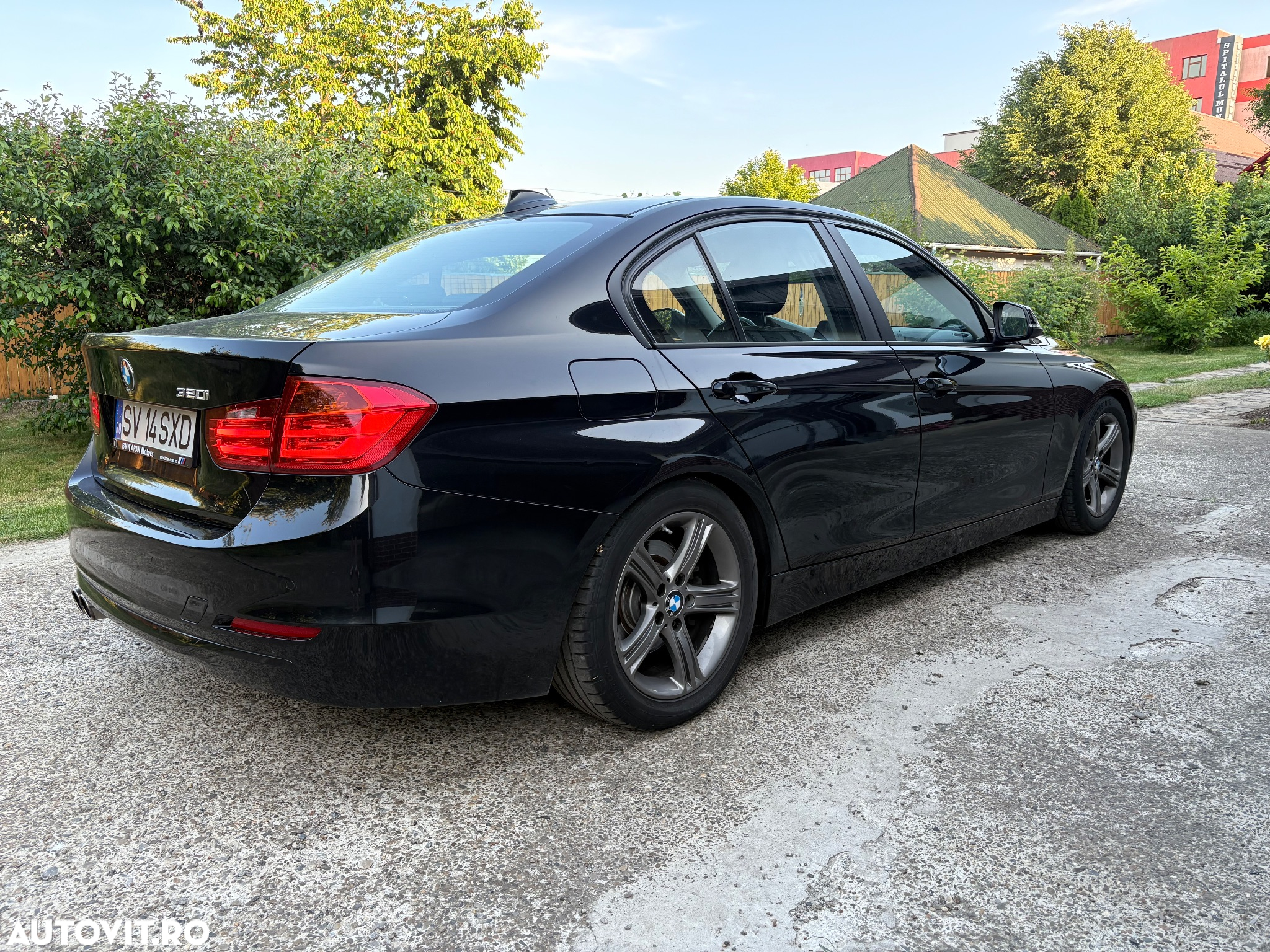 BMW Seria 3 320i Aut. - 3