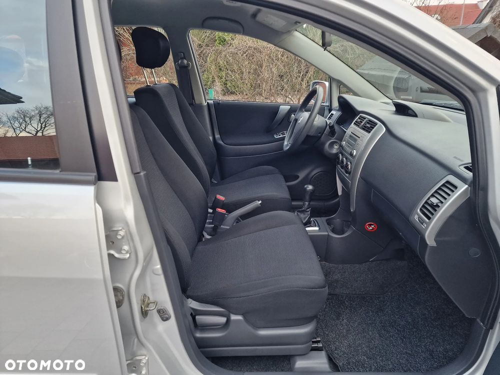 Suzuki Liana Kombi 1.6 Comfort - 25