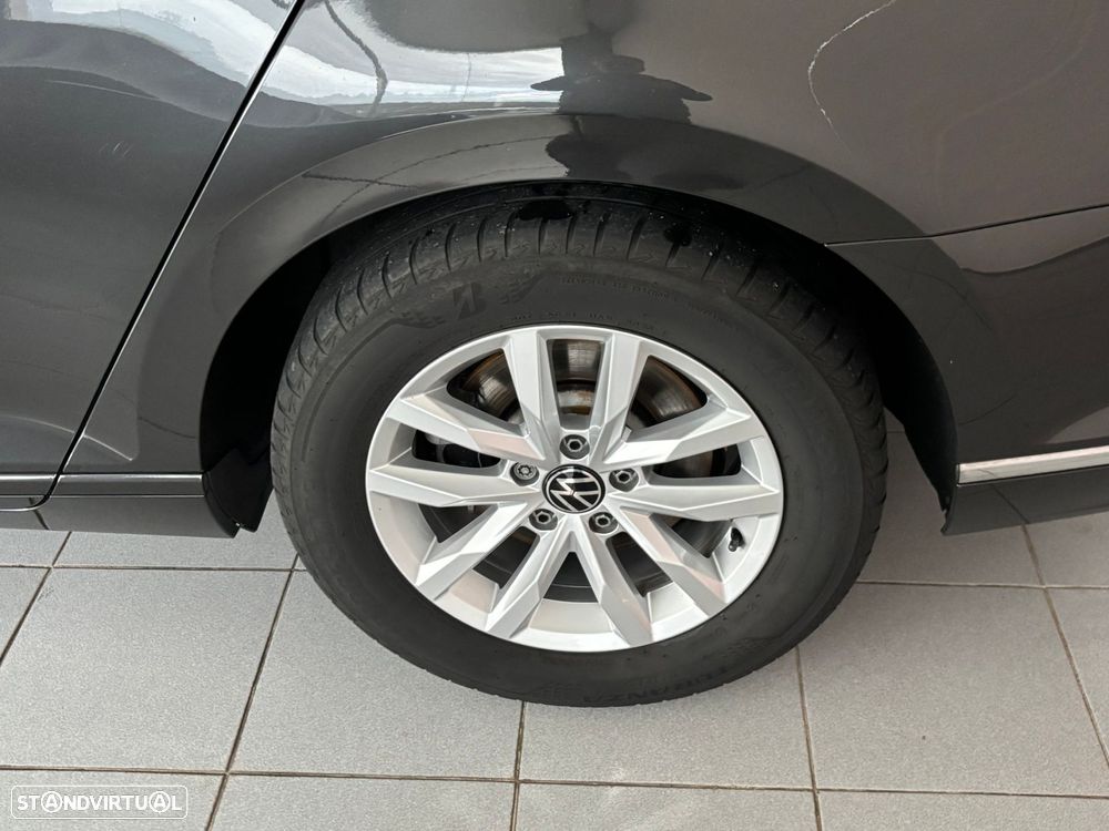 VW Passat 2.0 TDI Business DSG - 18