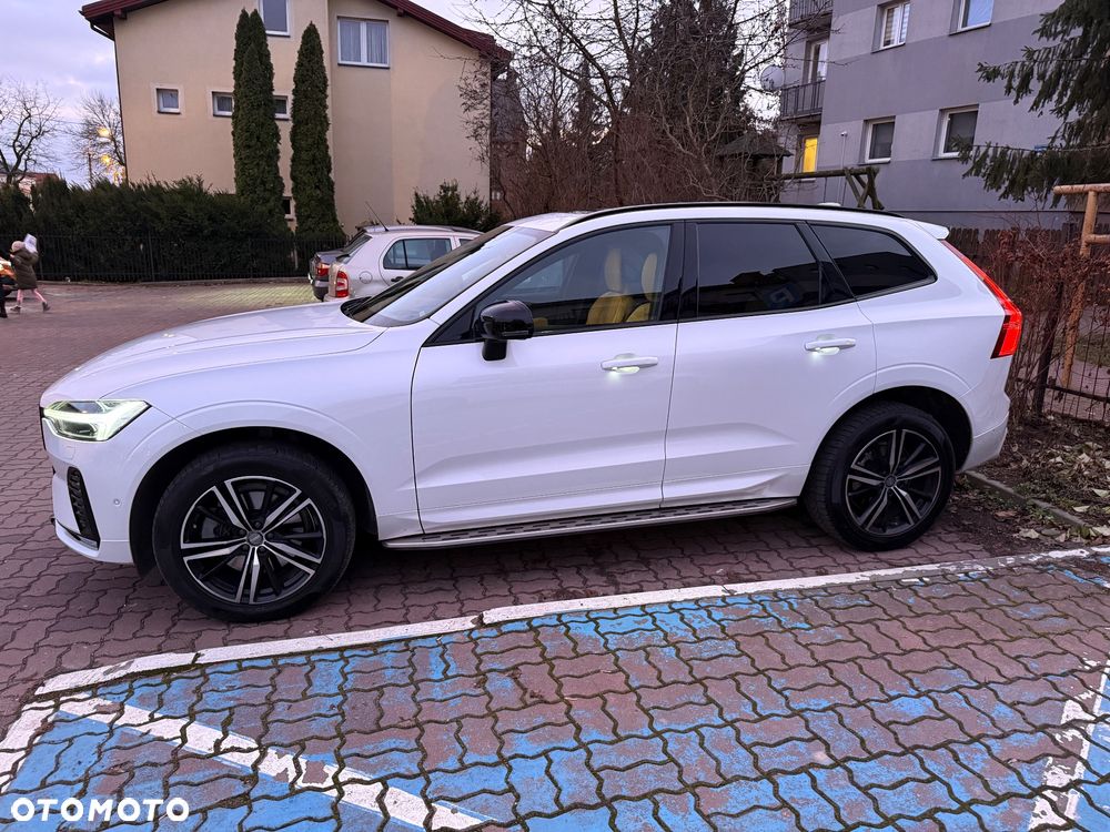 Volvo XC 60 B5 B AWD Ultimate Dark - 32