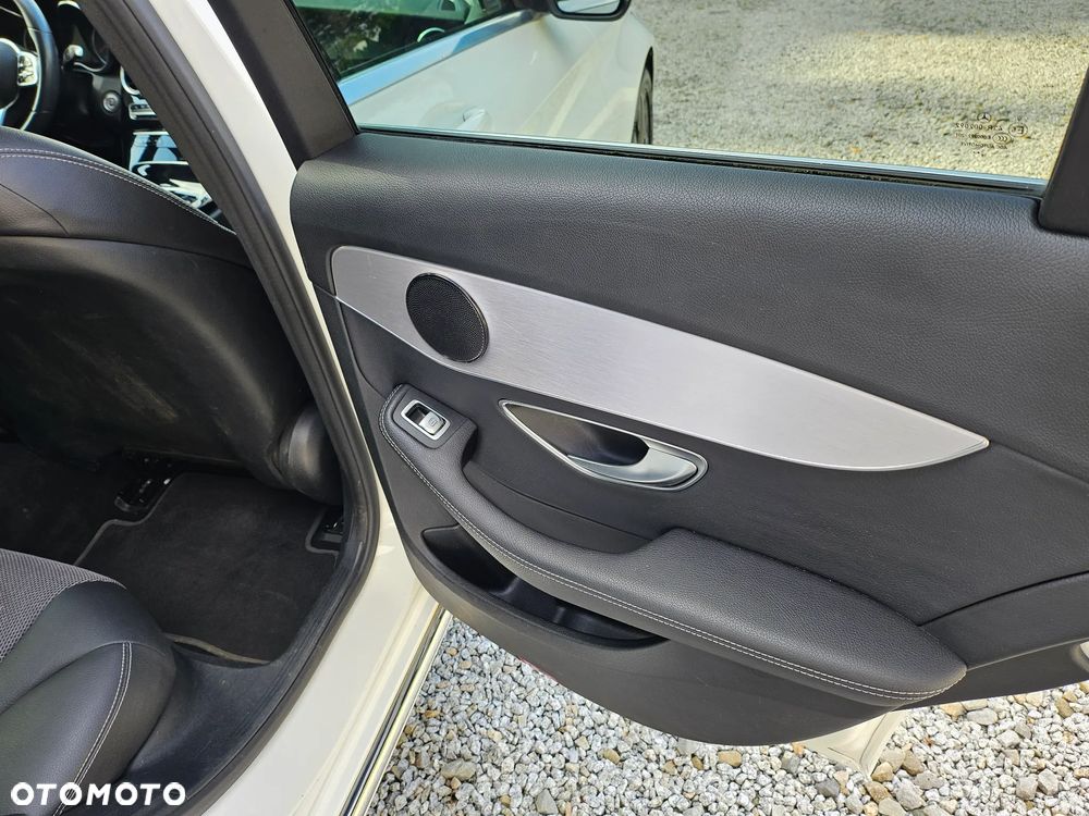 Mercedes-Benz Klasa C 200 d T 9G-TRONIC AMG Line - 31