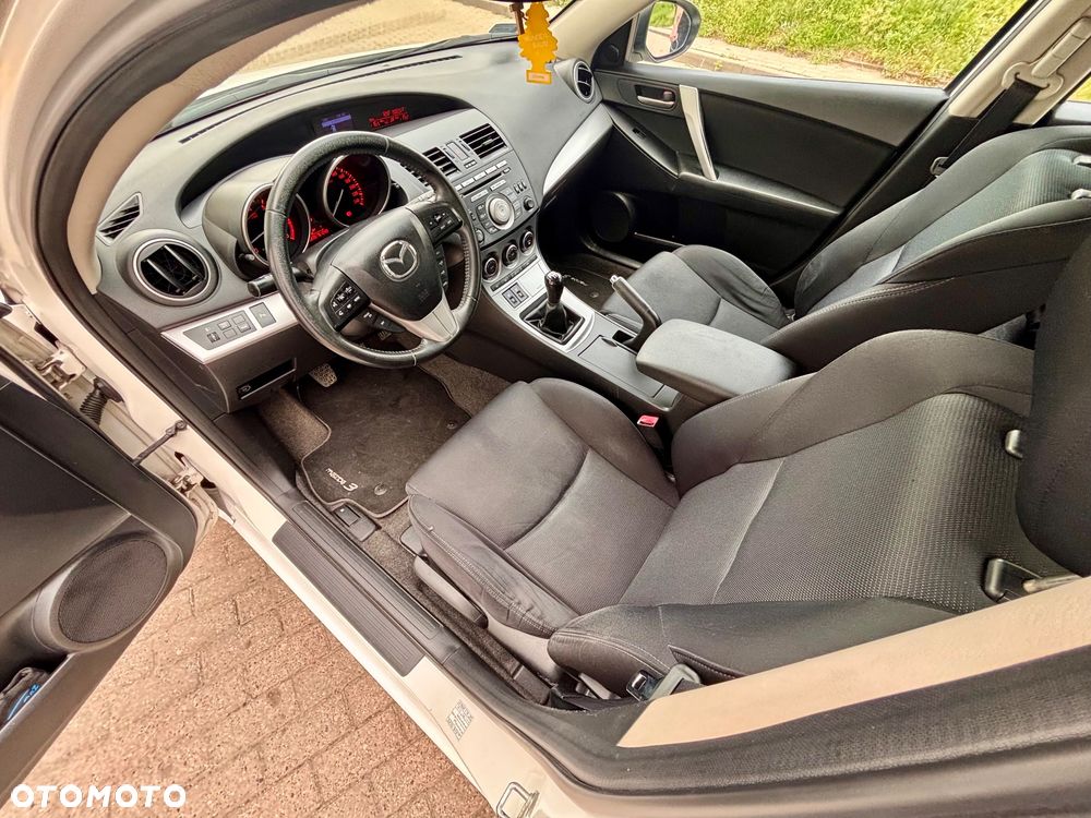 Mazda 3 1.6 Exclusive + - 7