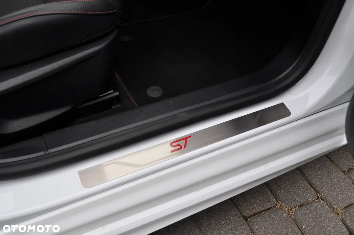Ford Focus 1.0 EcoBoost Hybrid ST-LINE VIGNALE - 38