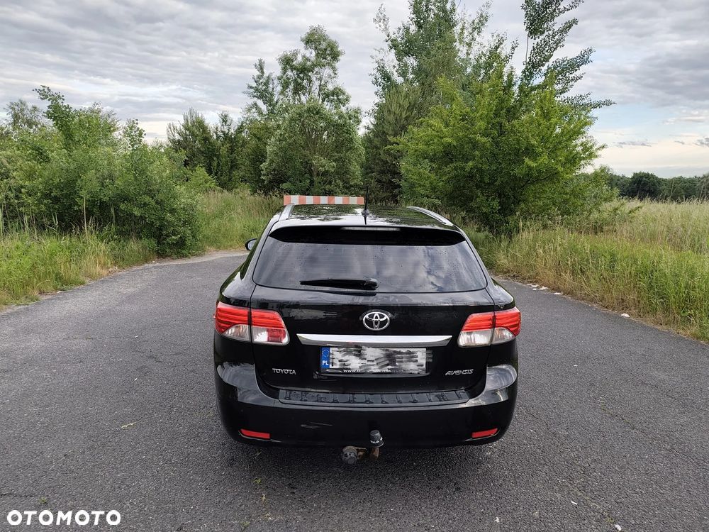 Toyota Avensis 1.8 Comfort - 9