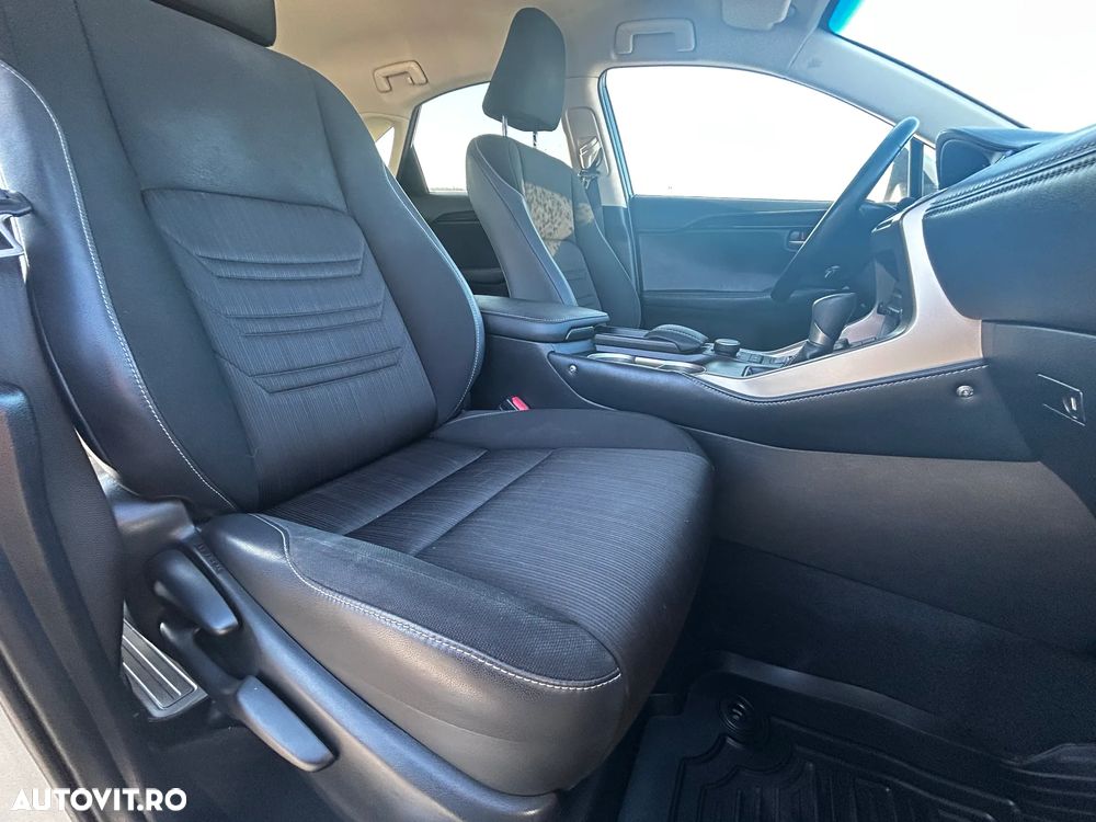 Lexus Seria NX 300h E-FOUR - 17