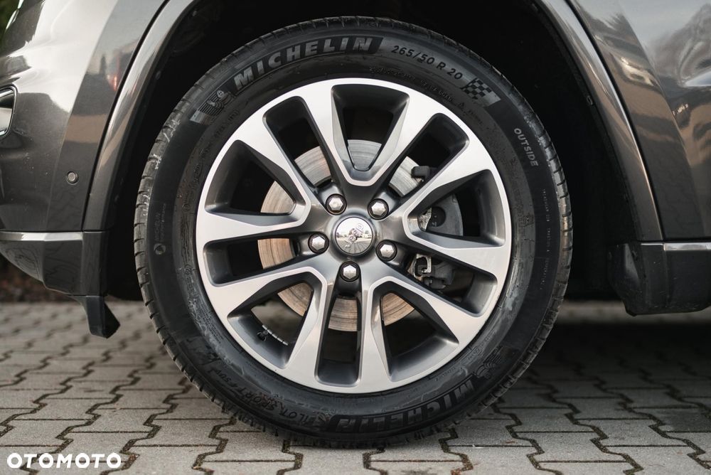 Jeep Grand Cherokee - 38