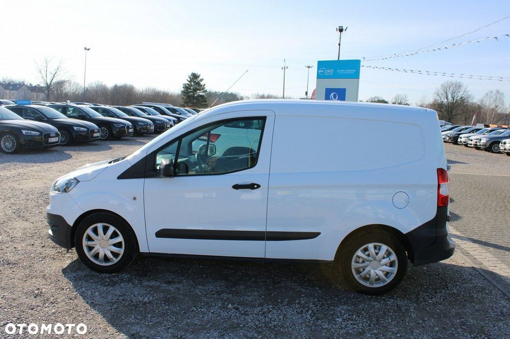 Ford Transit Courier - 10