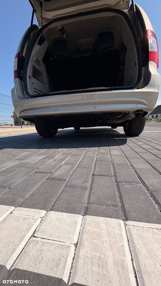 Chrysler Town & Country 3.6 Limited - 14