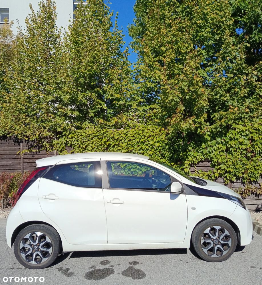 Toyota Aygo x-play - 5