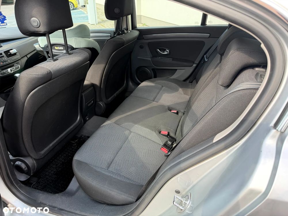 Renault Laguna 1.6 Authentique - 17