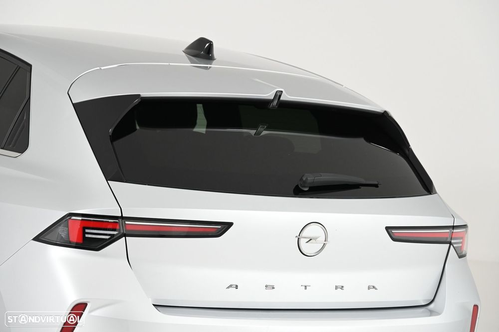 Opel Astra 1.2 T Elegance - 11