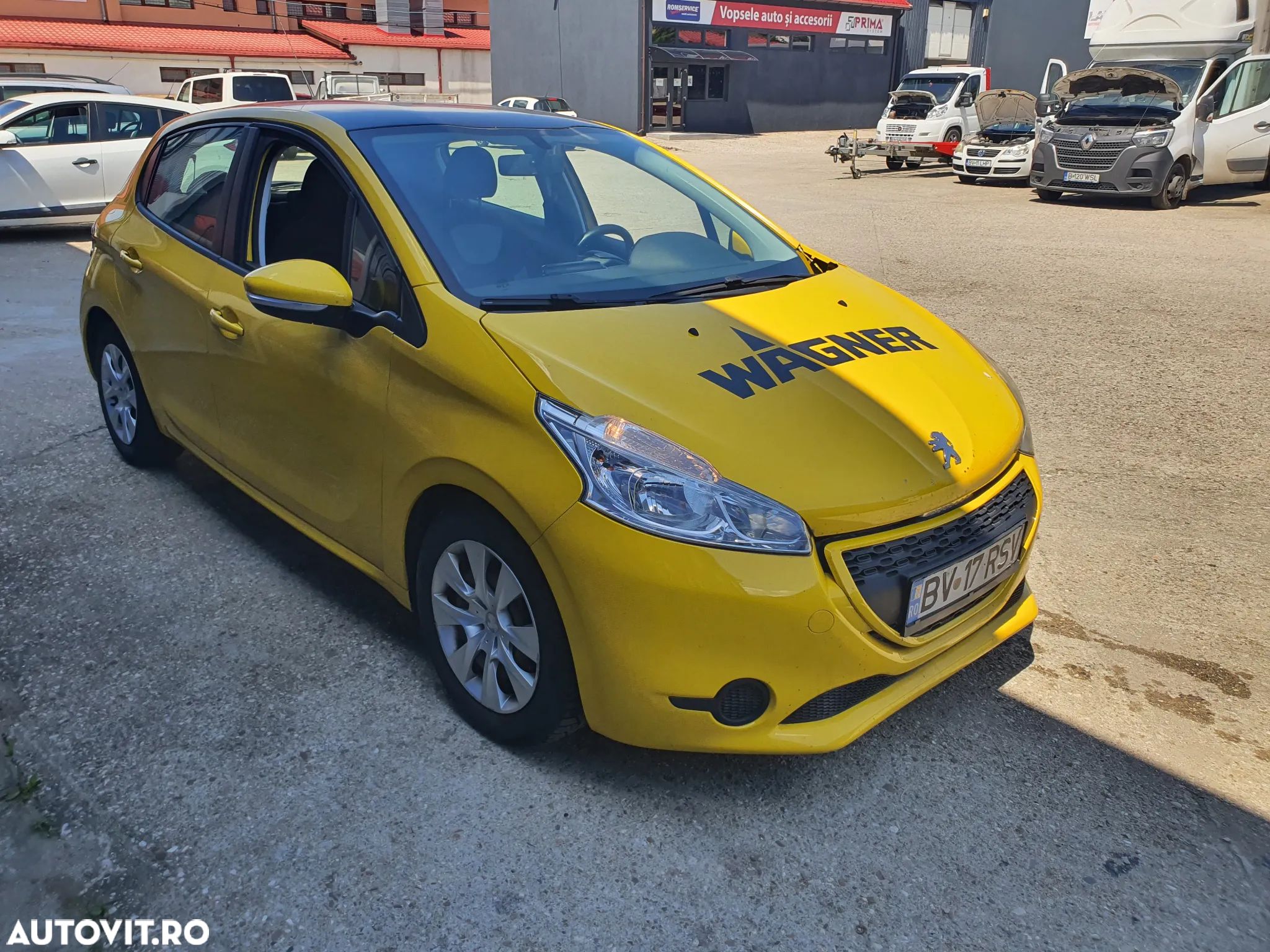 Peugeot 208 - 1