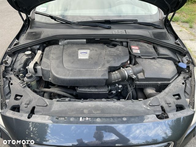 Volvo V60 D3 Geartronic RDesign - 2