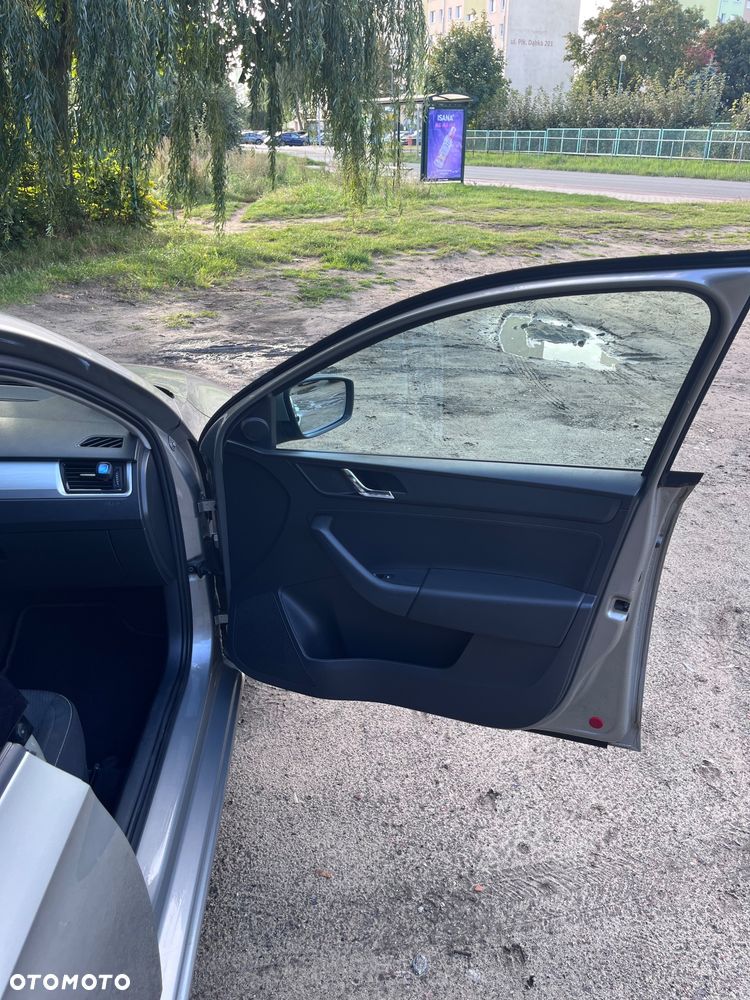Skoda RAPID Spb 1.2 TSI Active - 11