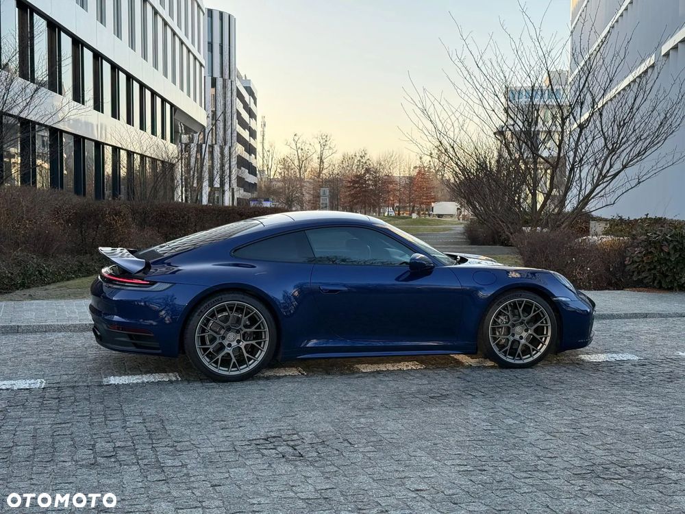 Porsche 911 Carrera - 11
