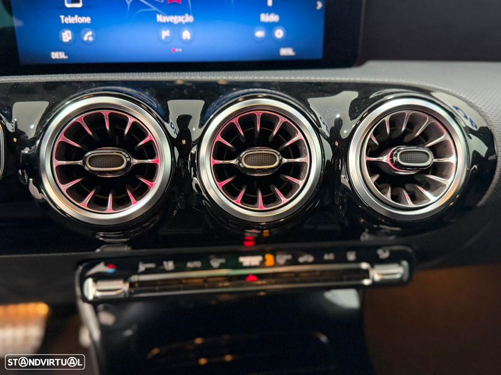 Mercedes-Benz A 250 Limousine e AMG Line - 11