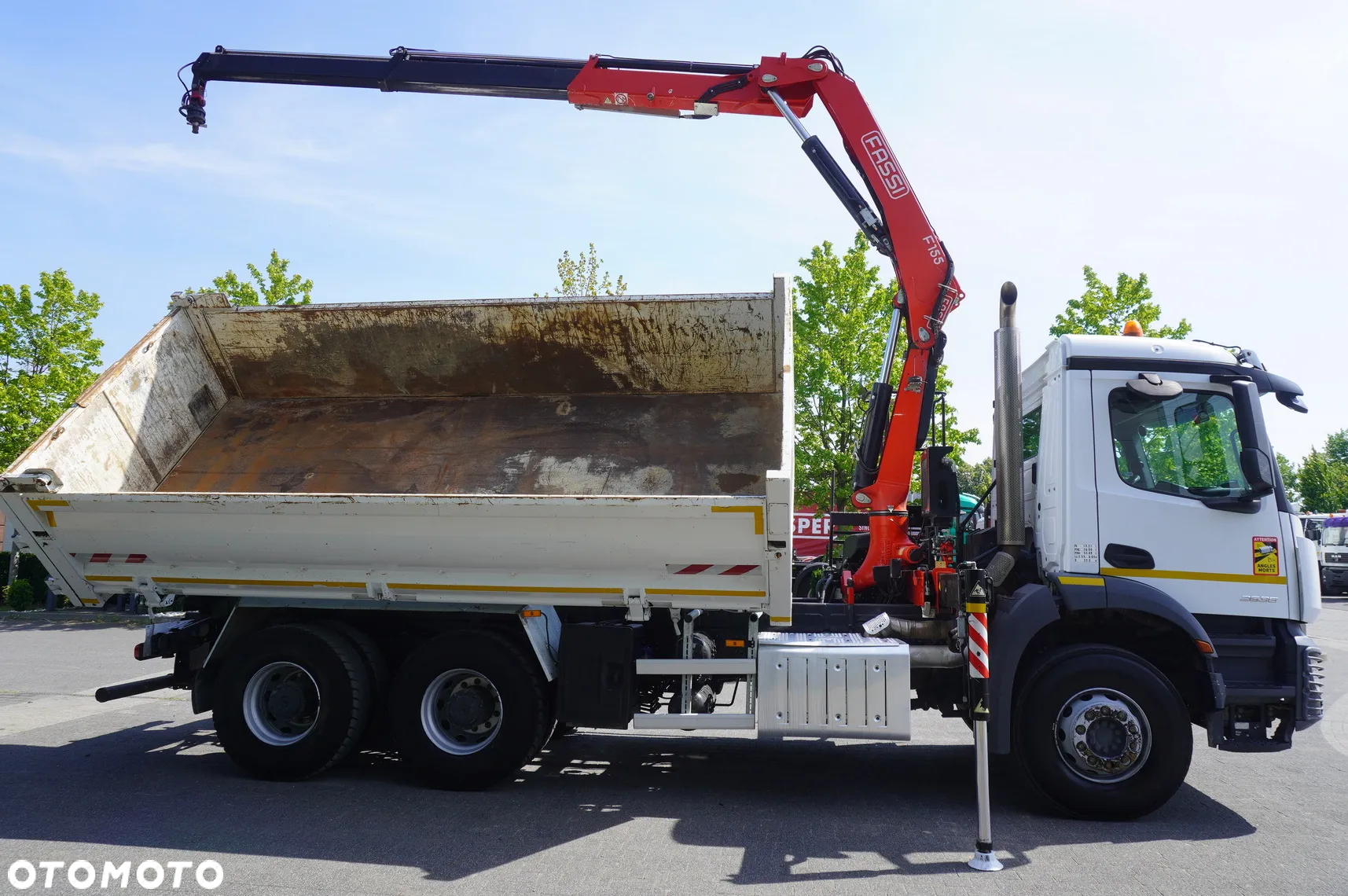 Mercedes-Benz Arocs 2636 / Fassi F155A.0.22 6t / 120 tys. km / Wywrotka 3-stronna / 2 x hydroburta - 10