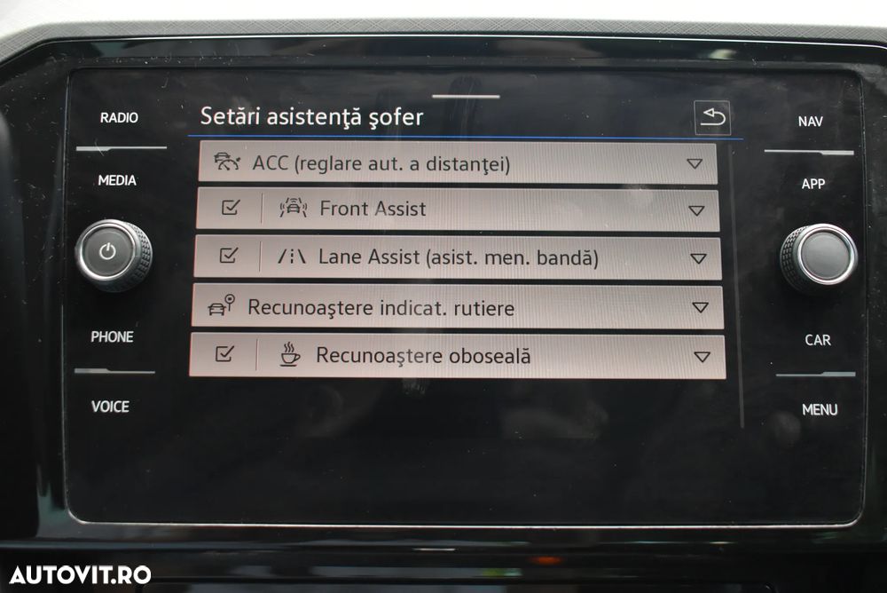 Volkswagen Passat 2.0 TDI DSG Comfortline - 19