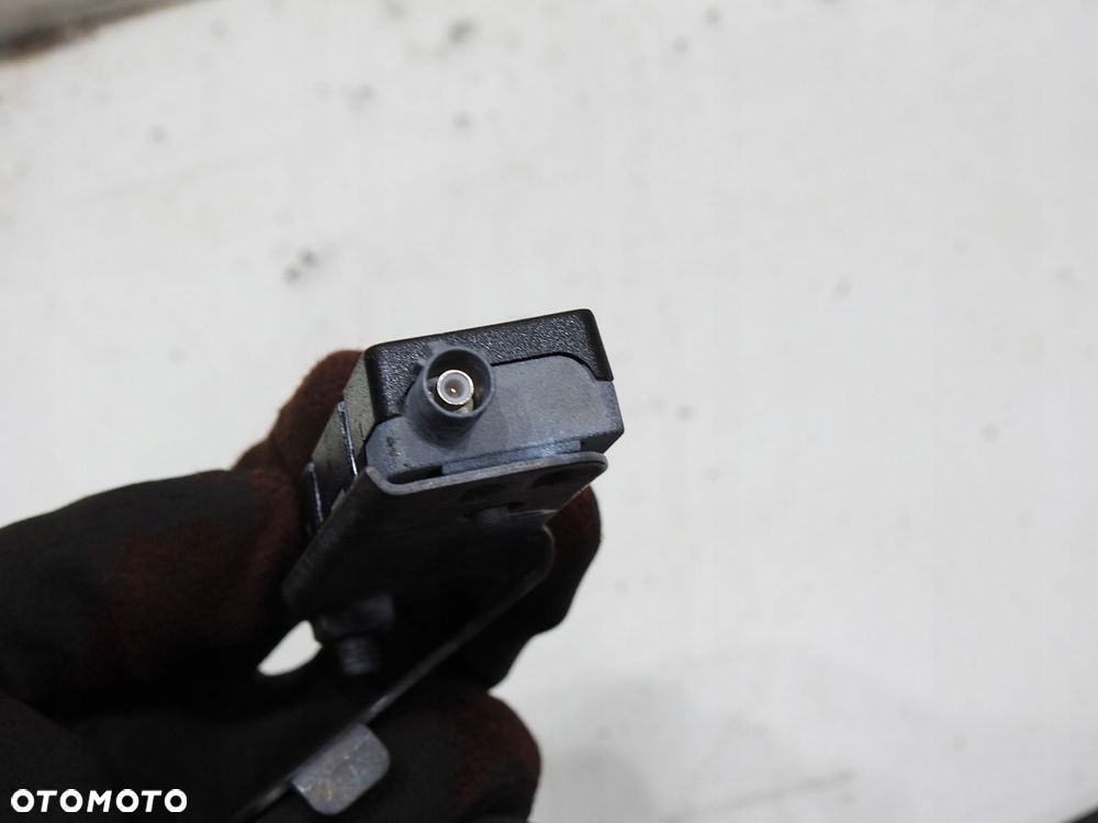 WZMACNIACZ ANTENY VW TOURAN LIFT 1T0035577P - 7