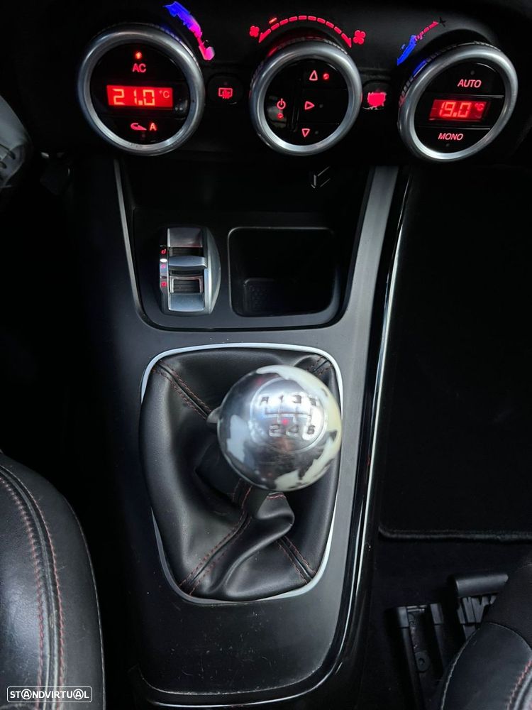 Alfa Romeo Giulietta 1.6 JTDM Distinctive - 20