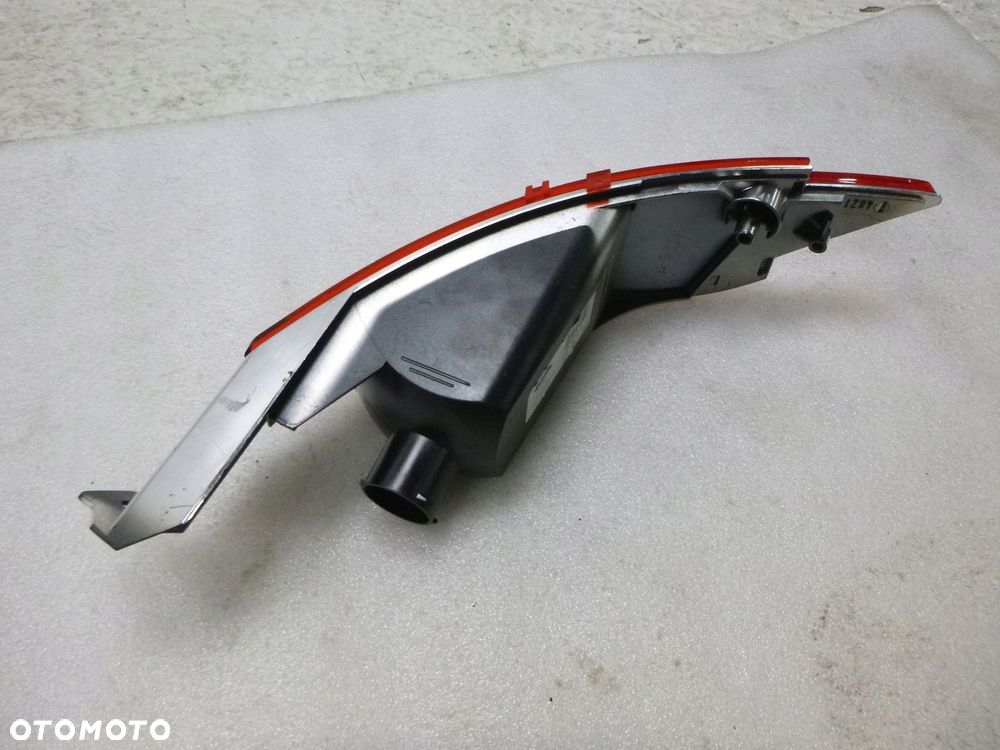 FORD FIESTA C-MAX LAMPA PRZECIWMGIELNA PRAWY TYŁ - 8