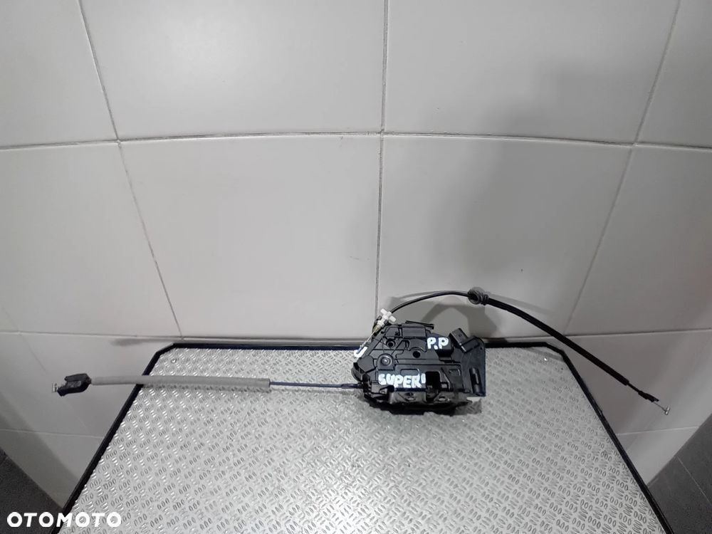 zamek prawy przód drzwi Skoda Superb 6 PIN 5N1837016E - 2