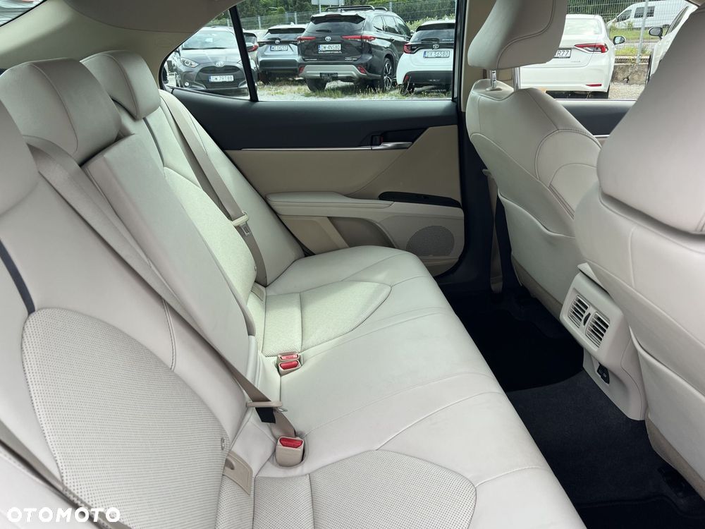 Toyota Camry 2.5 Hybrid Executive CVT - 10