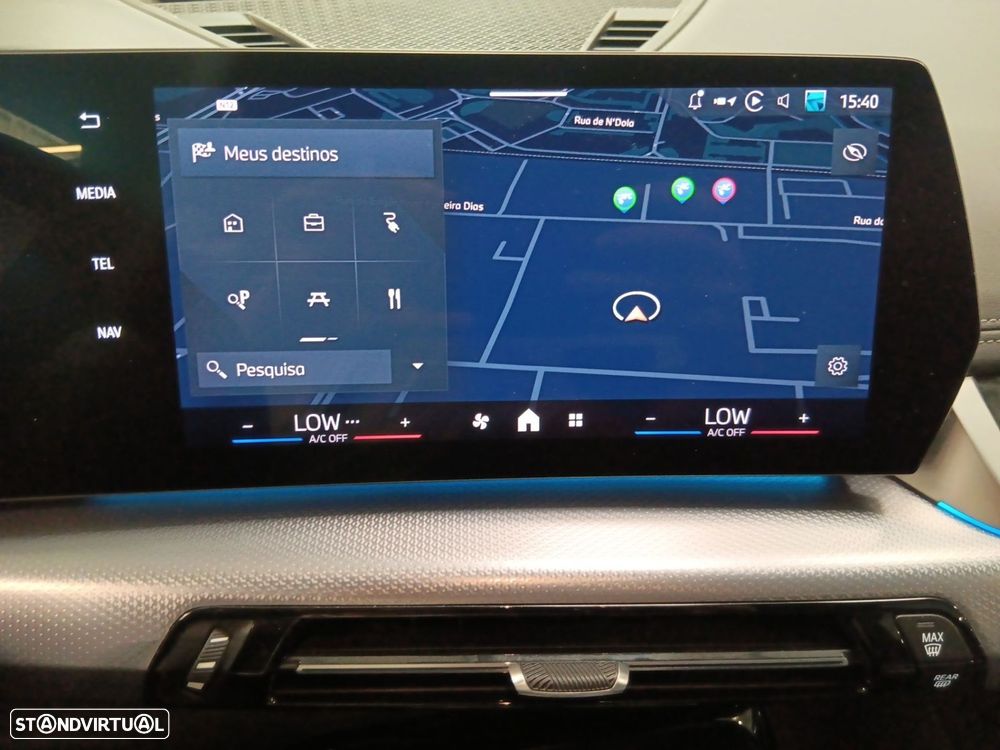 BMW iX1 eDrive20 Pack Desportivo M - 15