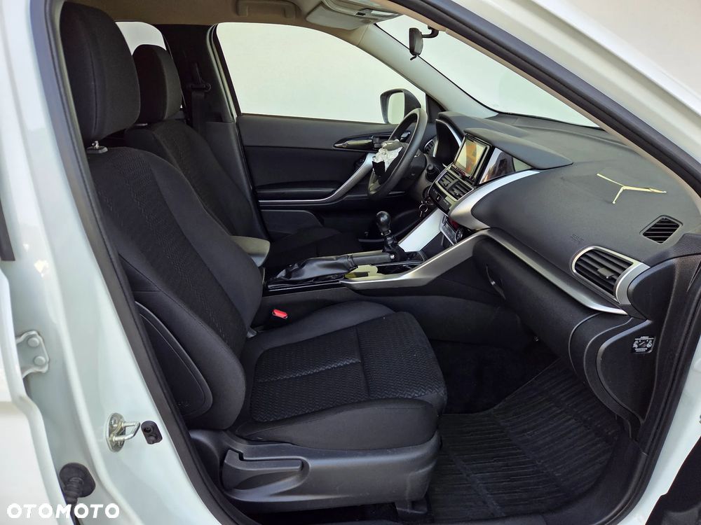 Mitsubishi Eclipse Cross - 11