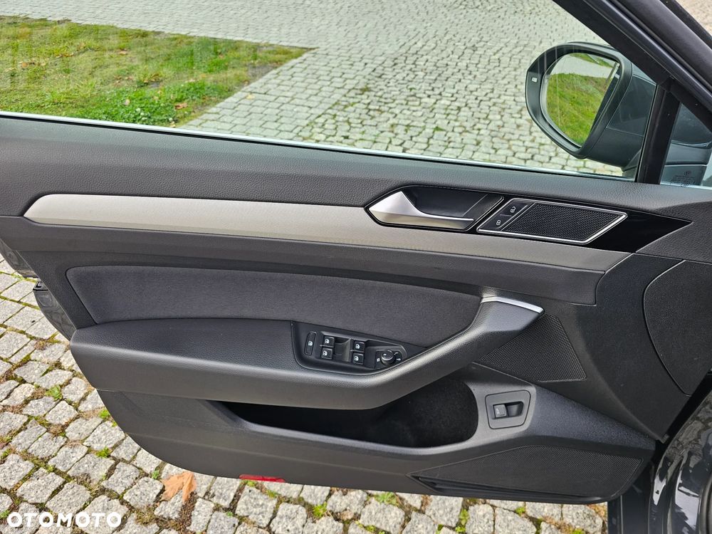 Volkswagen Passat 2.0 TDI BMT Comfortline - 22